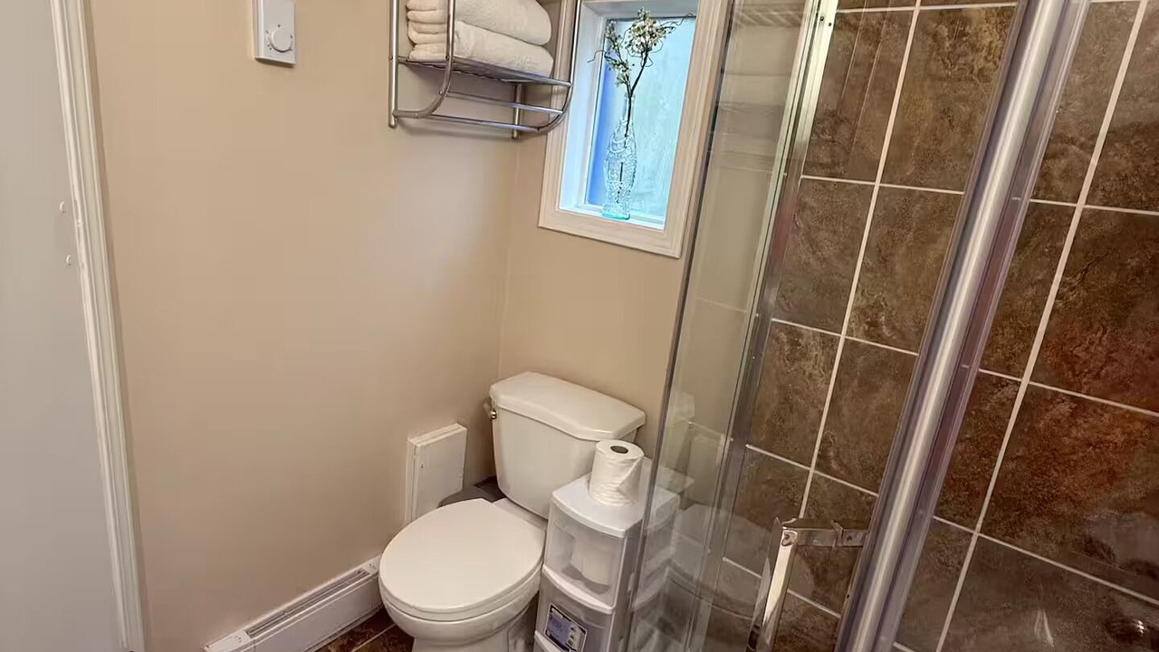 Photo of Bathroom in Saanich East