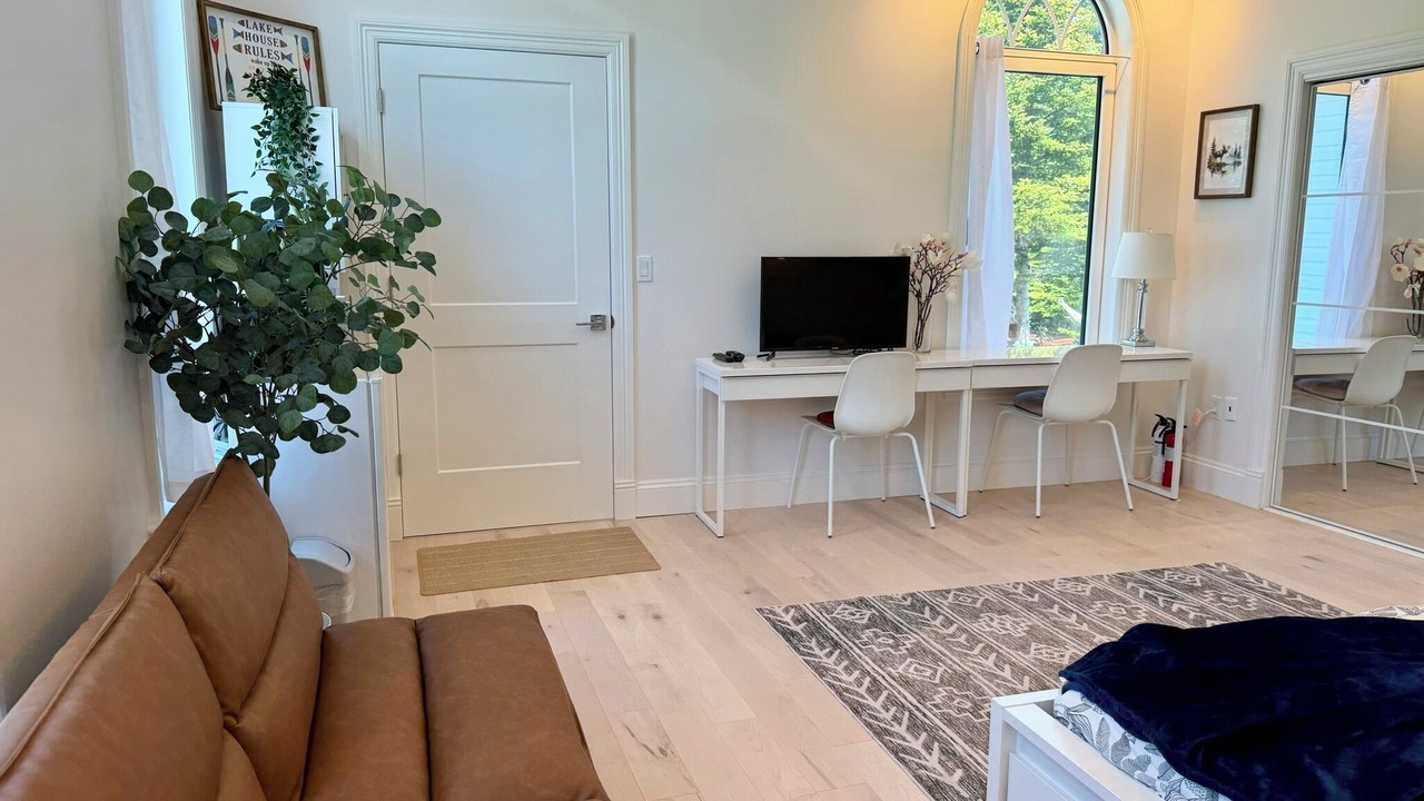 Photo of Livingroom in Halifax County