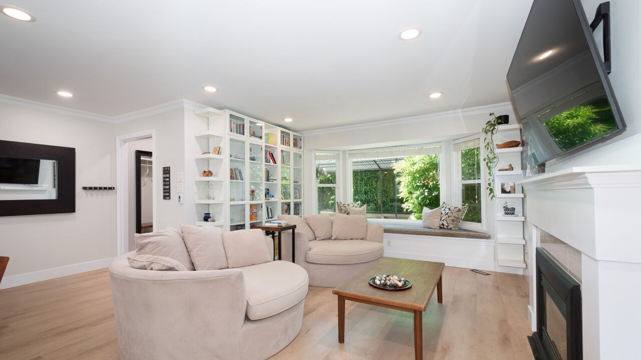 Photo of Livingroom in Deep Cove