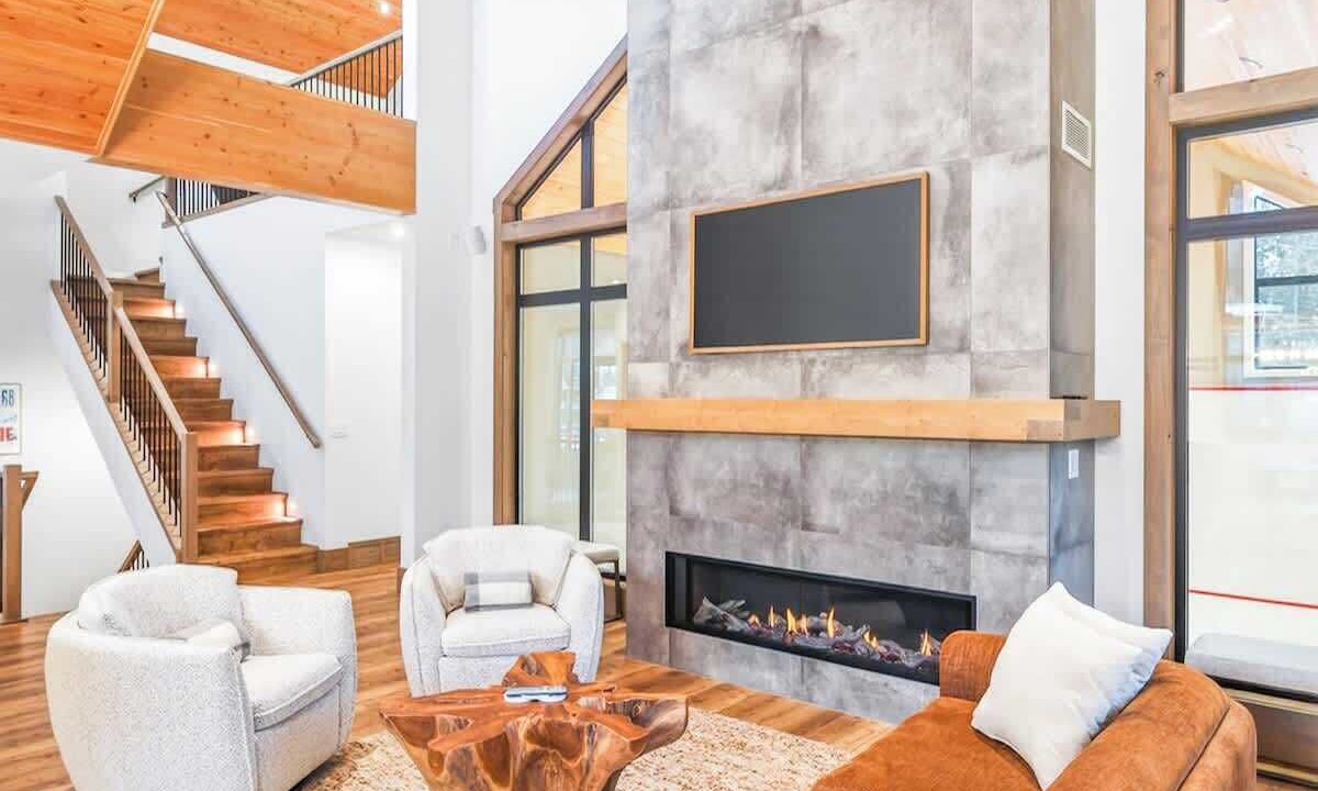 Photo of Livingroom in East Kootenay