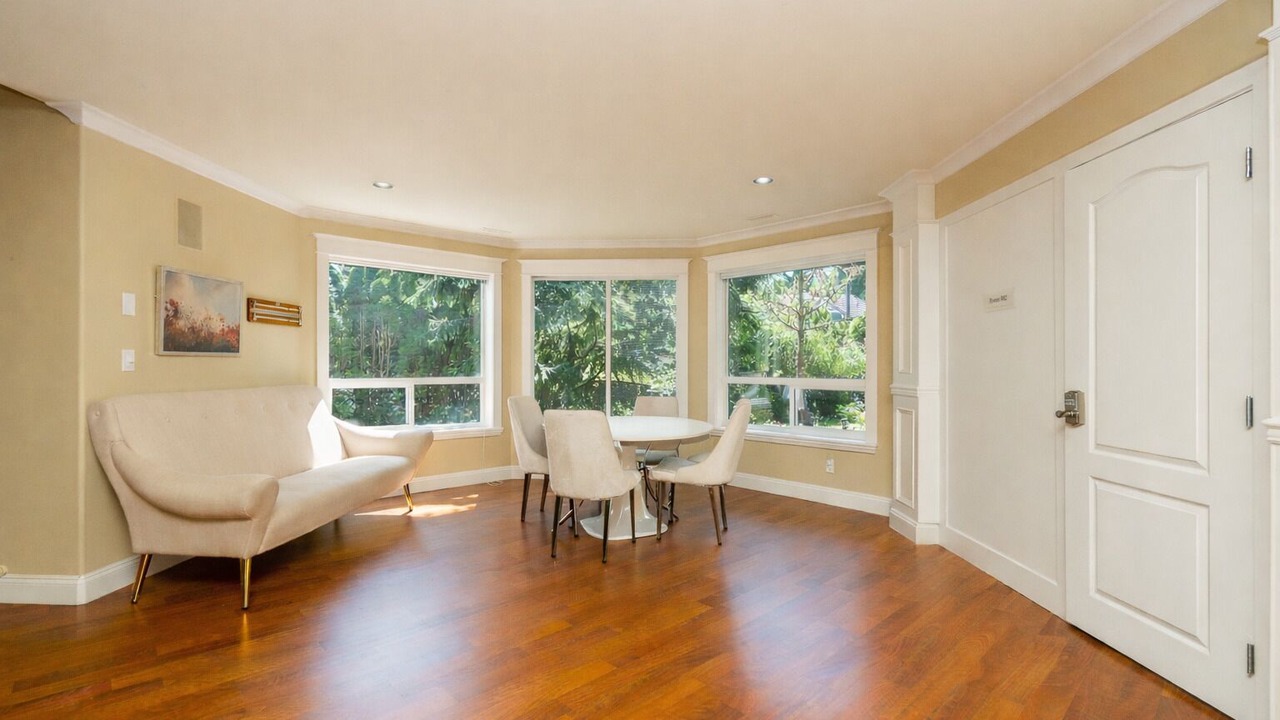 Photo of Livingroom in Westwood Plateau
