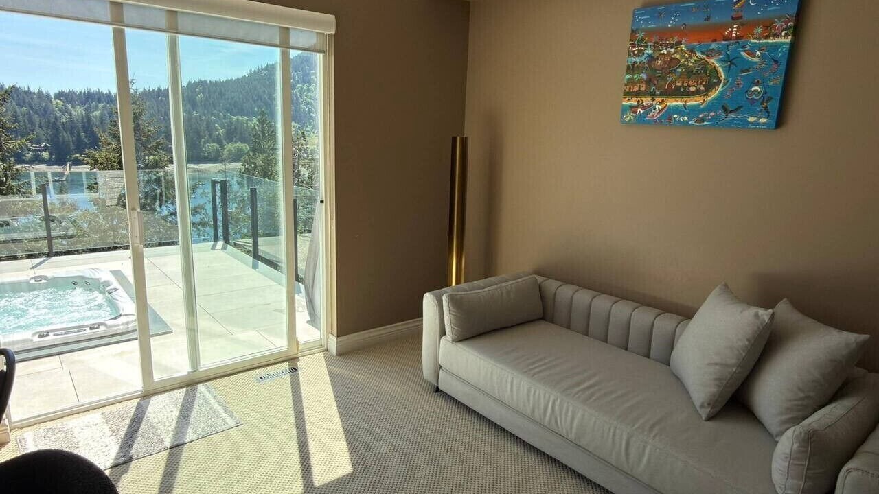 Photo of Livingroom in Bowen Island