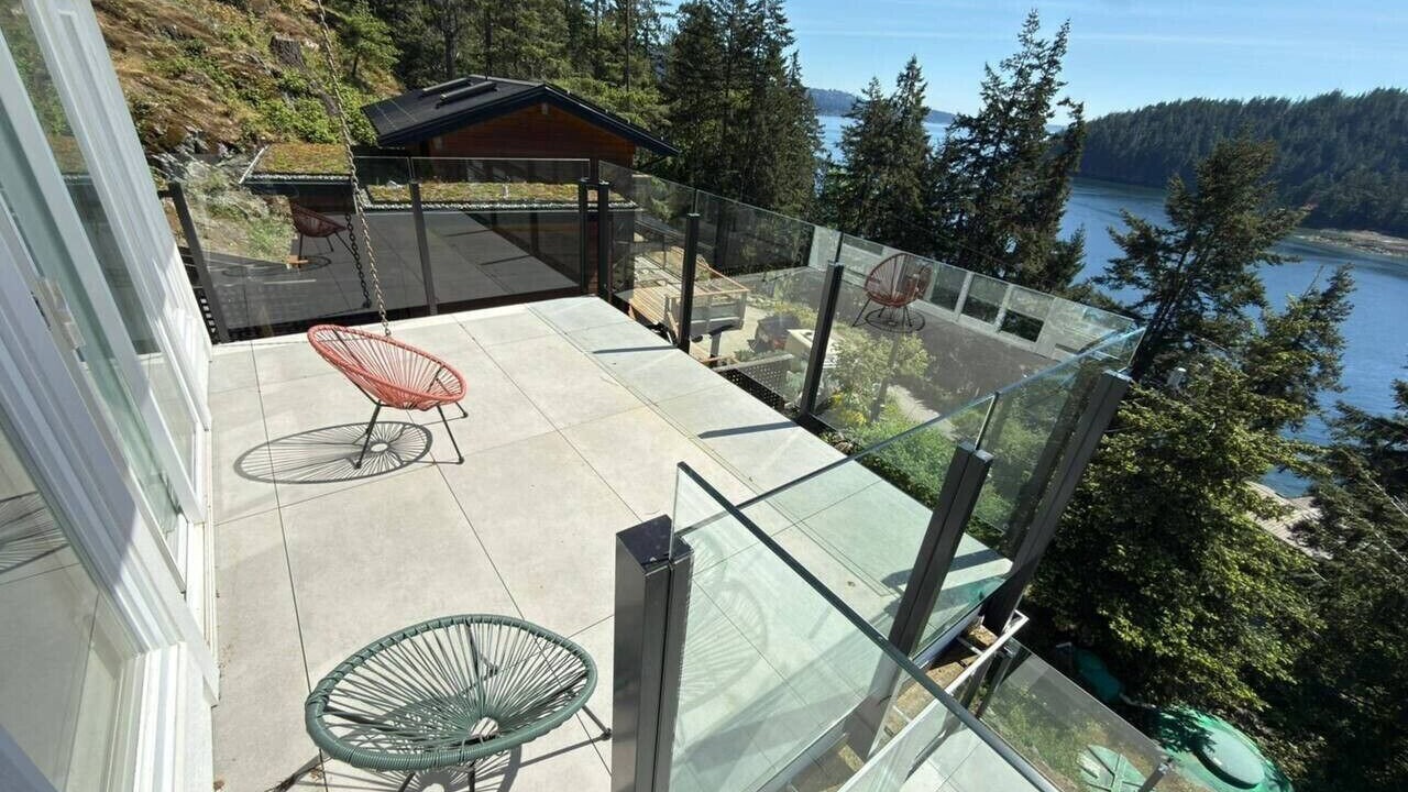 Photo of Patio Balcony in Bowen Island