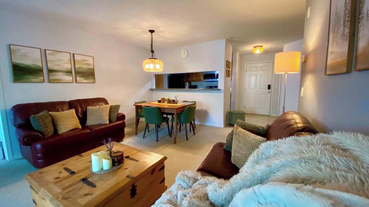 Photo of Livingroom in East Kootenay