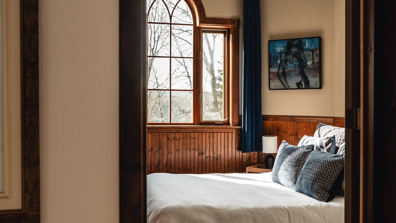 Photo of Bedroom in Lac-des-Seize-Iles