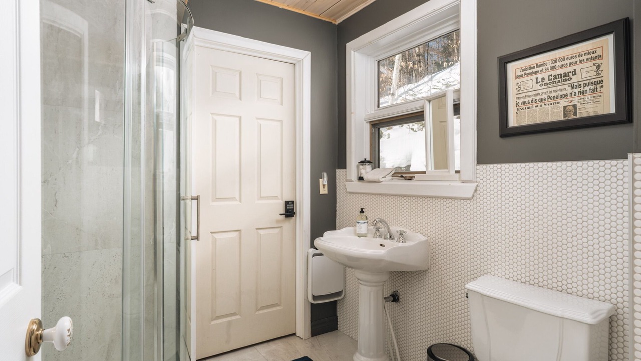 Photo of Bathroom in Lac-des-Seize-Iles