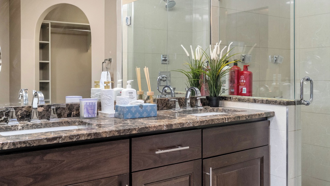 Photo of Bathroom in Radisson Heights - Albert Park