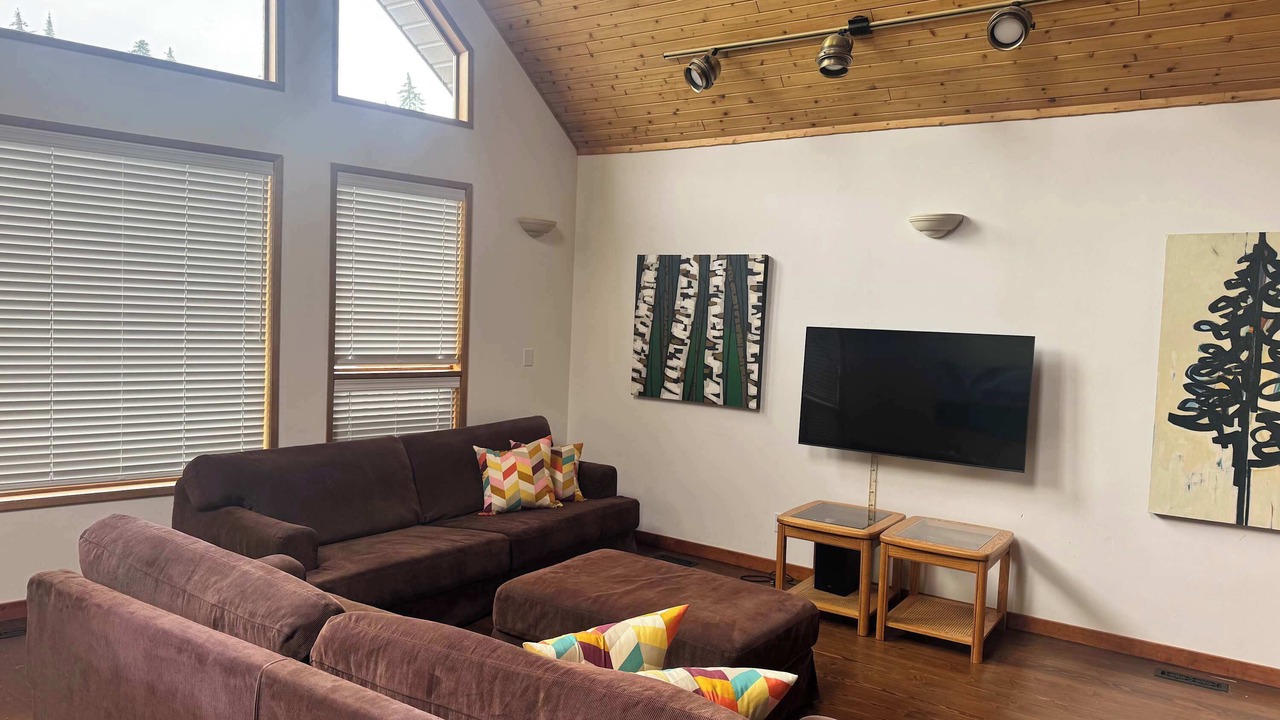Photo of Livingroom in East Kootenay