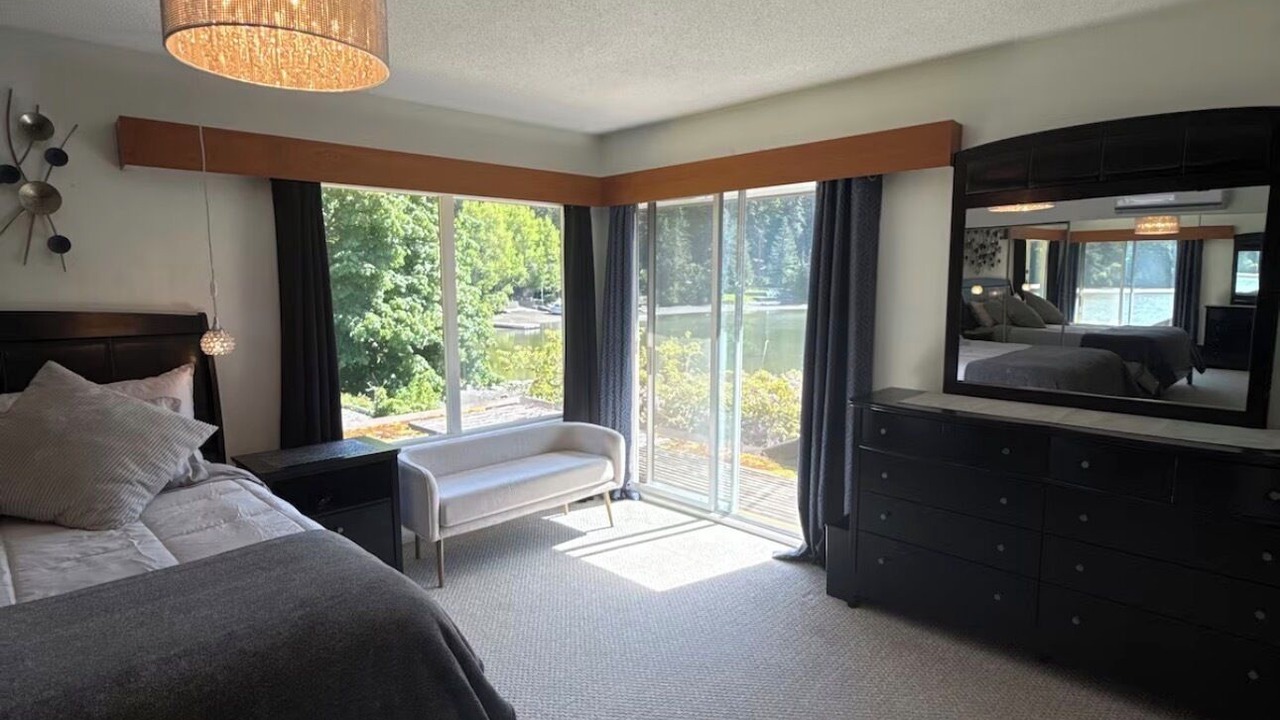 Photo of Bedroom in North Oyster
