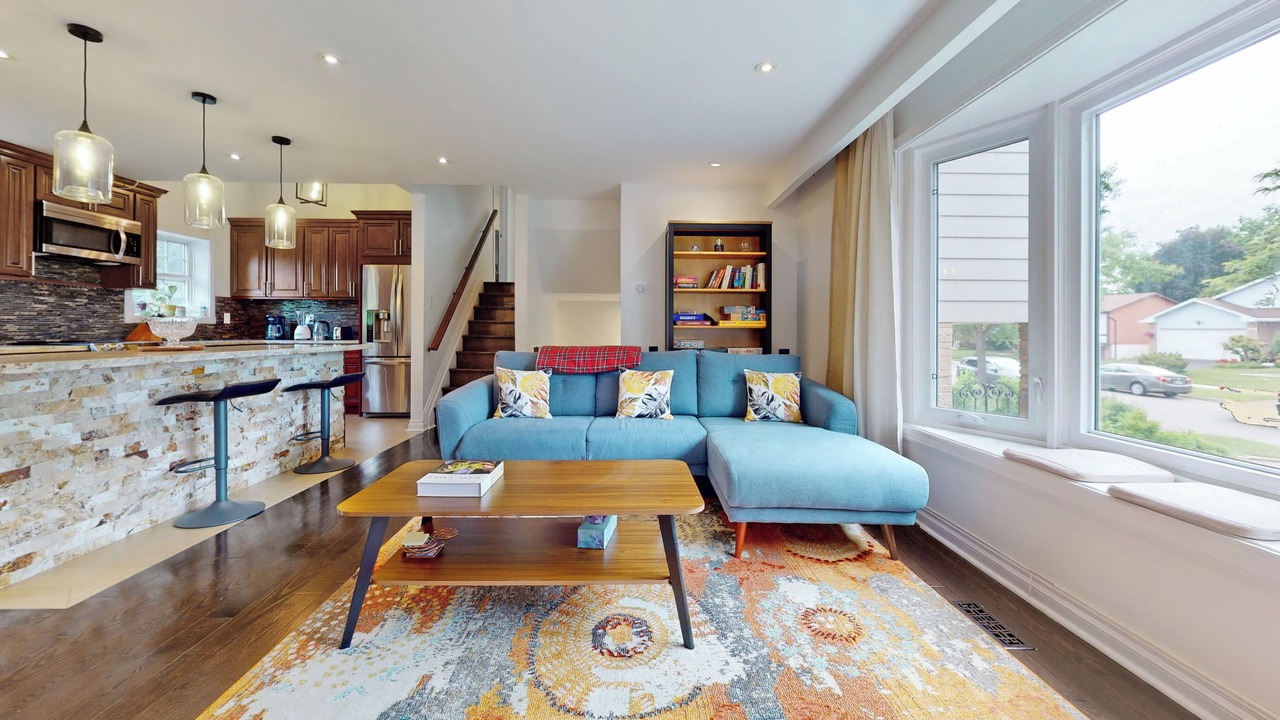 Photo of Livingroom in Erin Mills