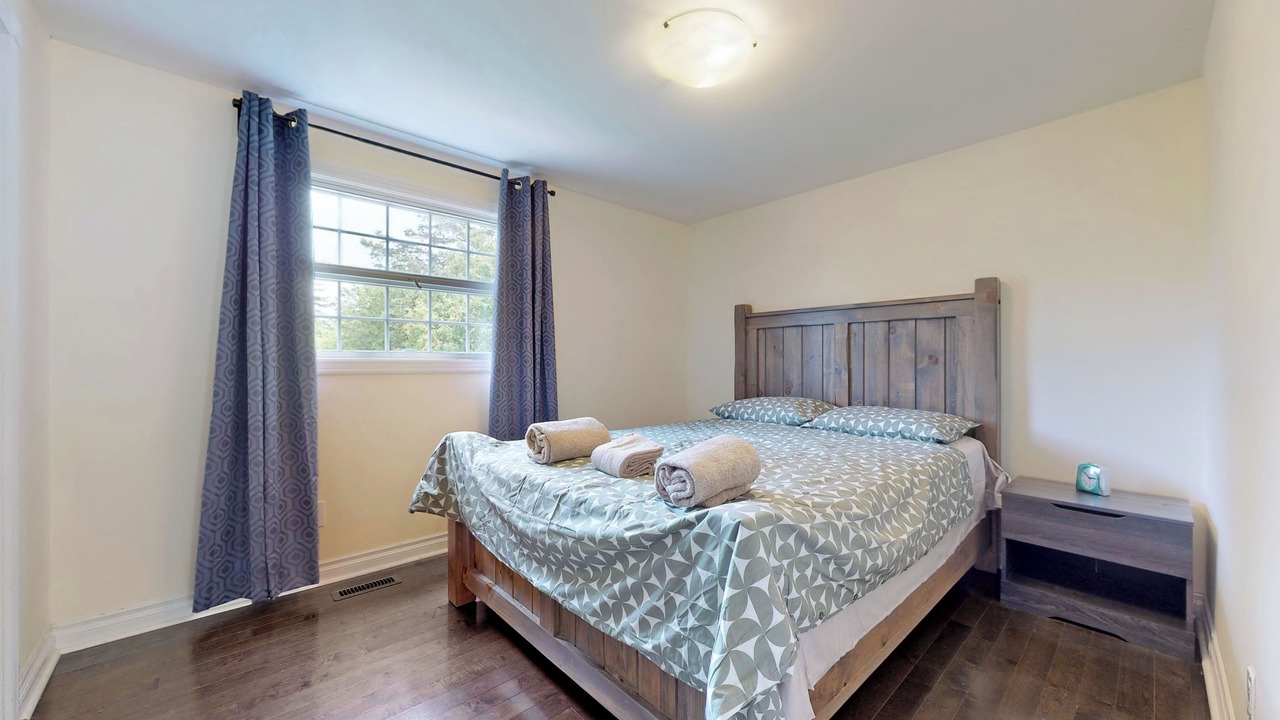 Photo of Bedroom in Erin Mills