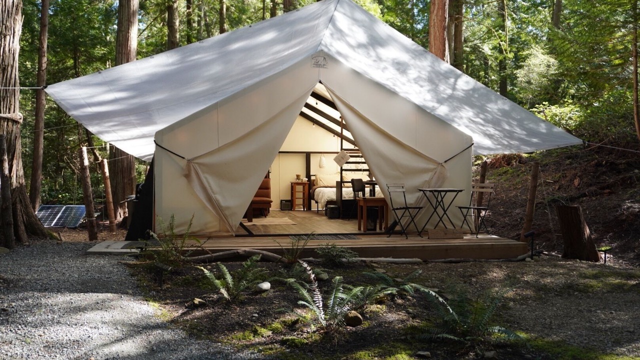 Photo of Patio Balcony in Mayne Island