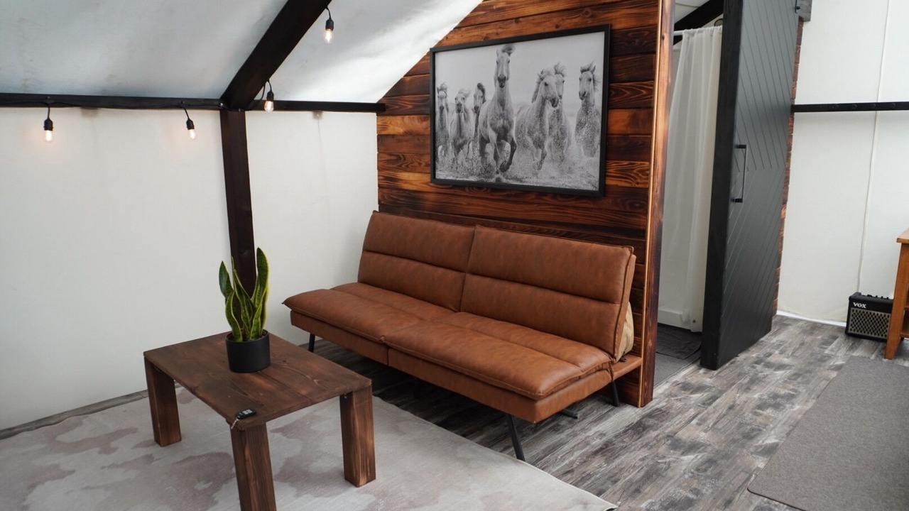 Photo of Livingroom in Mayne Island