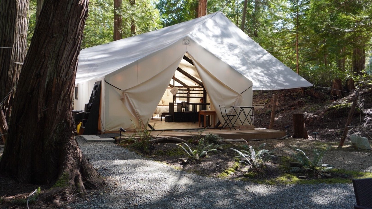 Photo of Patio Balcony in Mayne Island