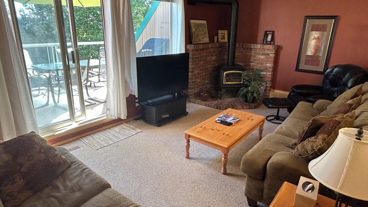 Photo of Livingroom in East Kootenay