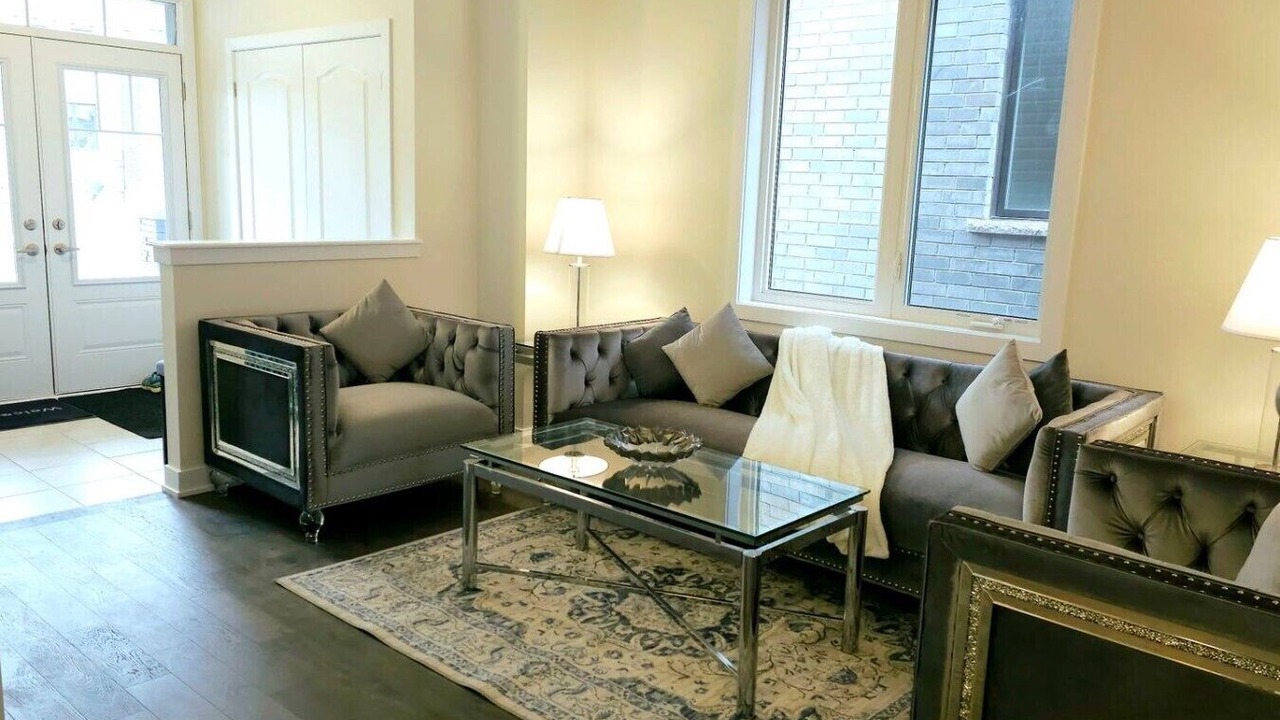 Photo of Livingroom in Welland