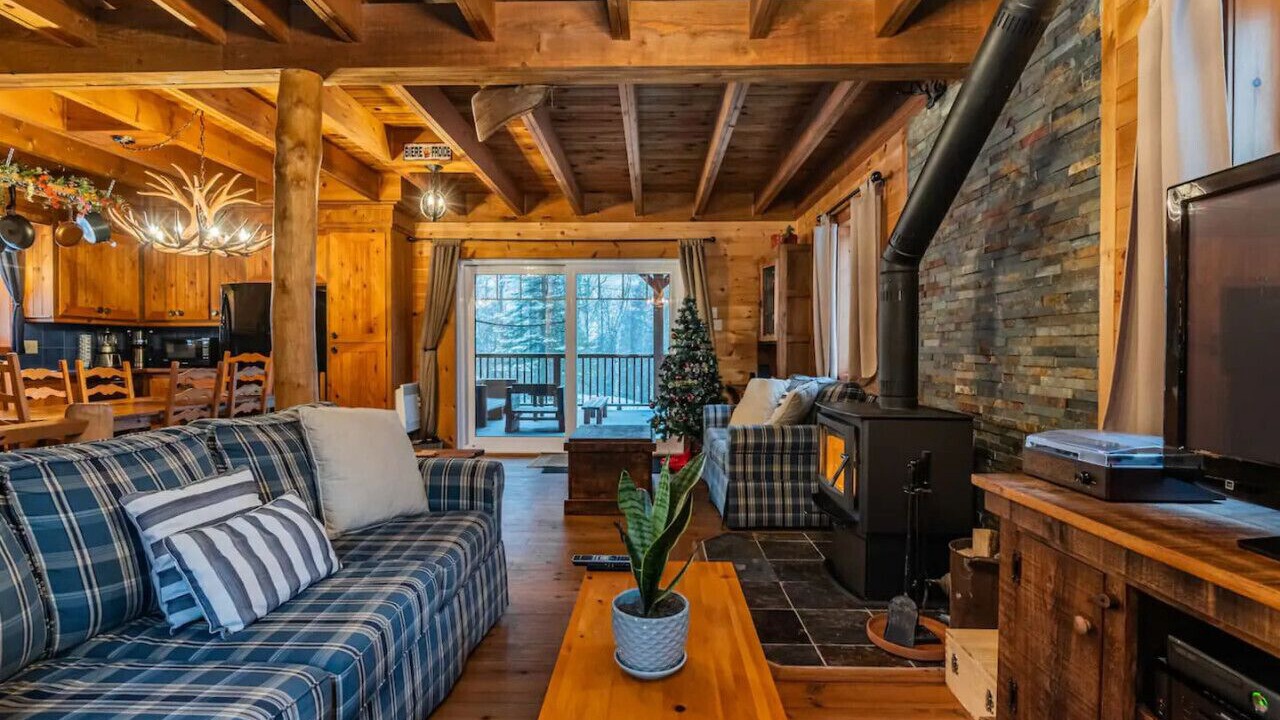 Photo of Livingroom in St-Adolphe-d'Howard