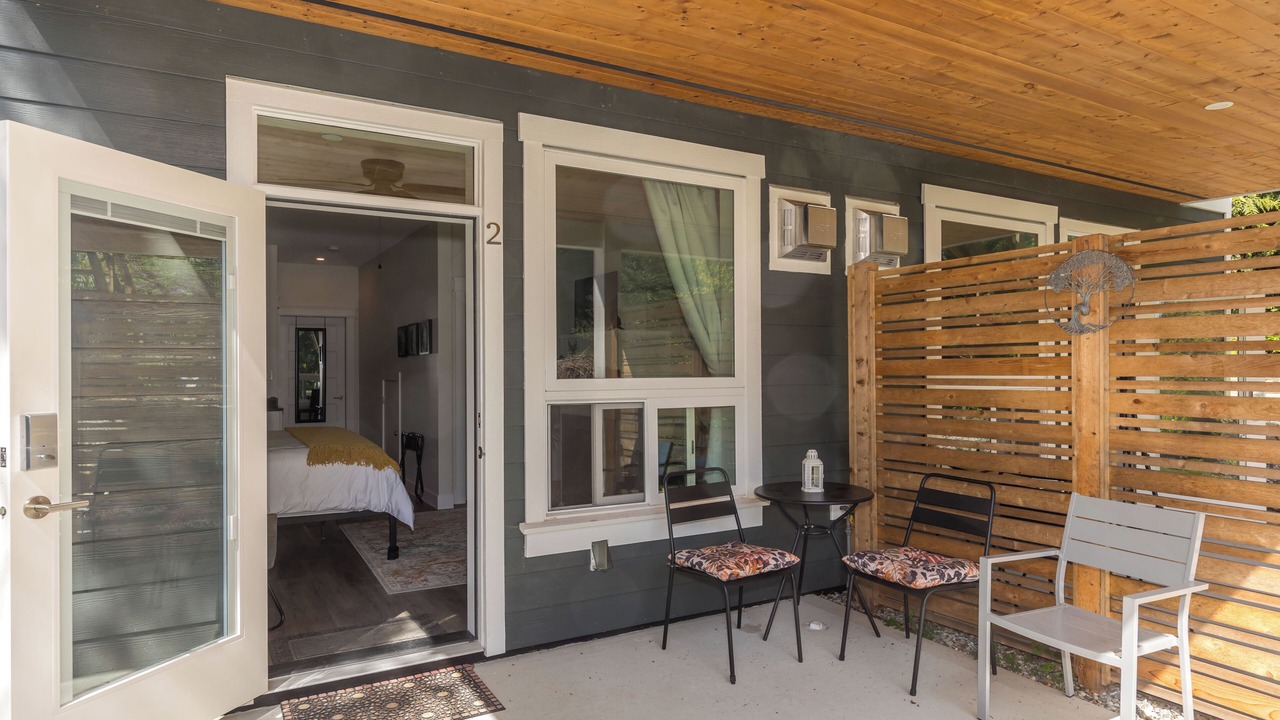 Photo of Patio Balcony in Roberts Creek