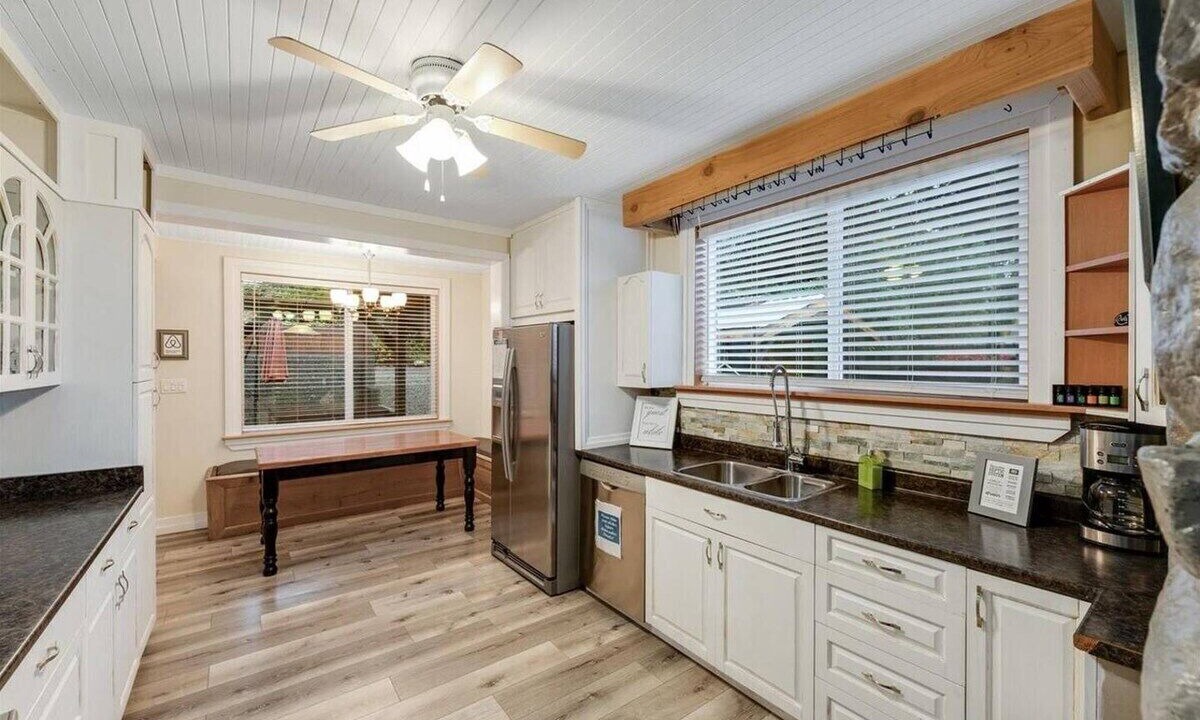 Photo of Kitchen in Youbou