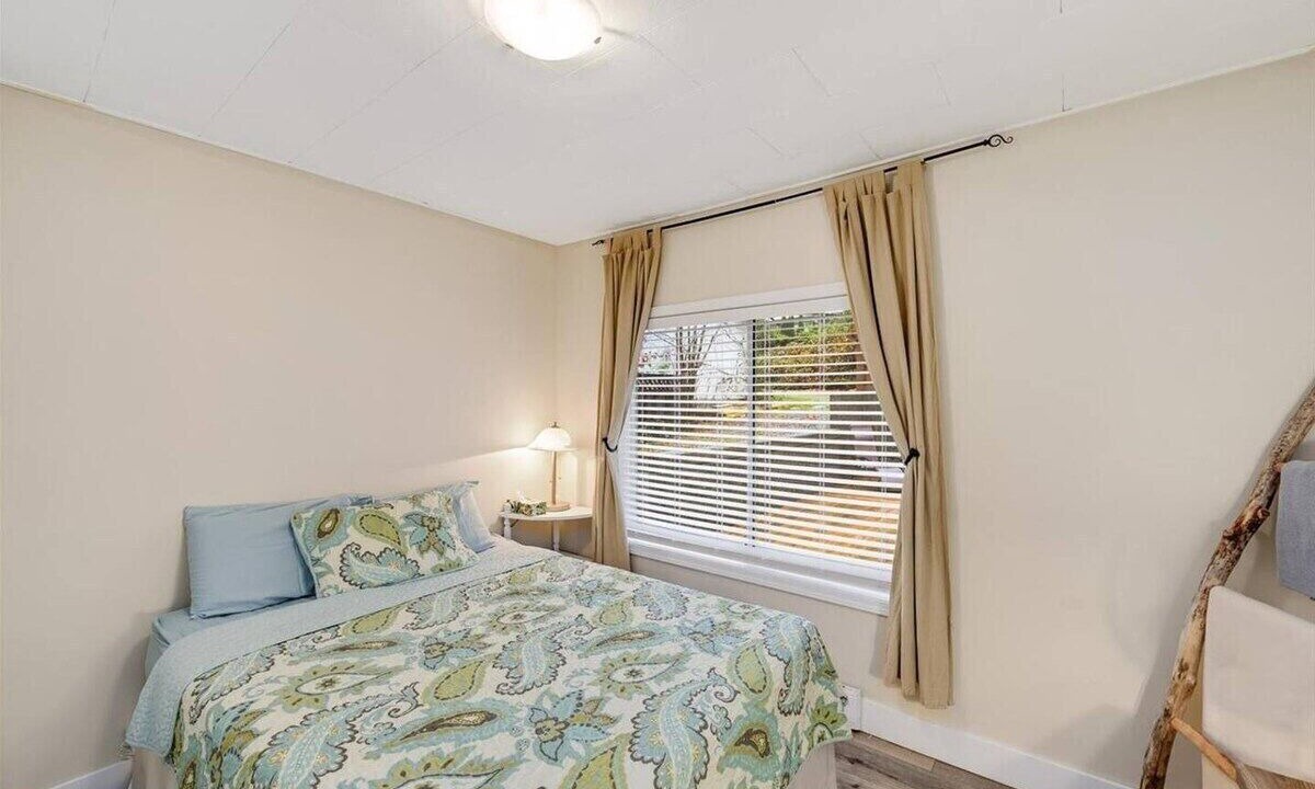Photo of Bedroom in Youbou