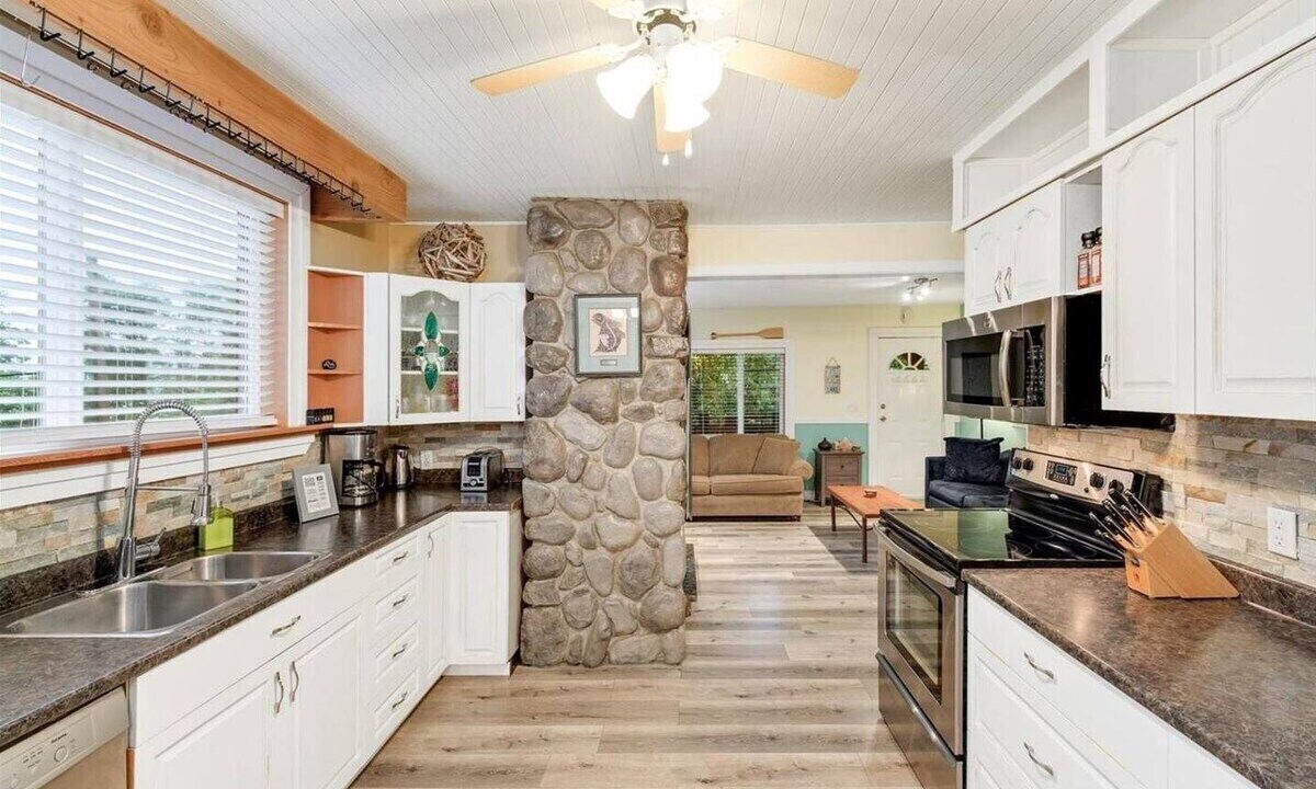 Photo of Kitchen in Youbou