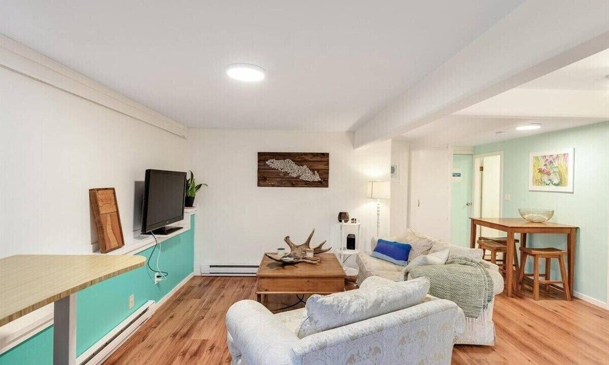 Photo of Livingroom in Youbou