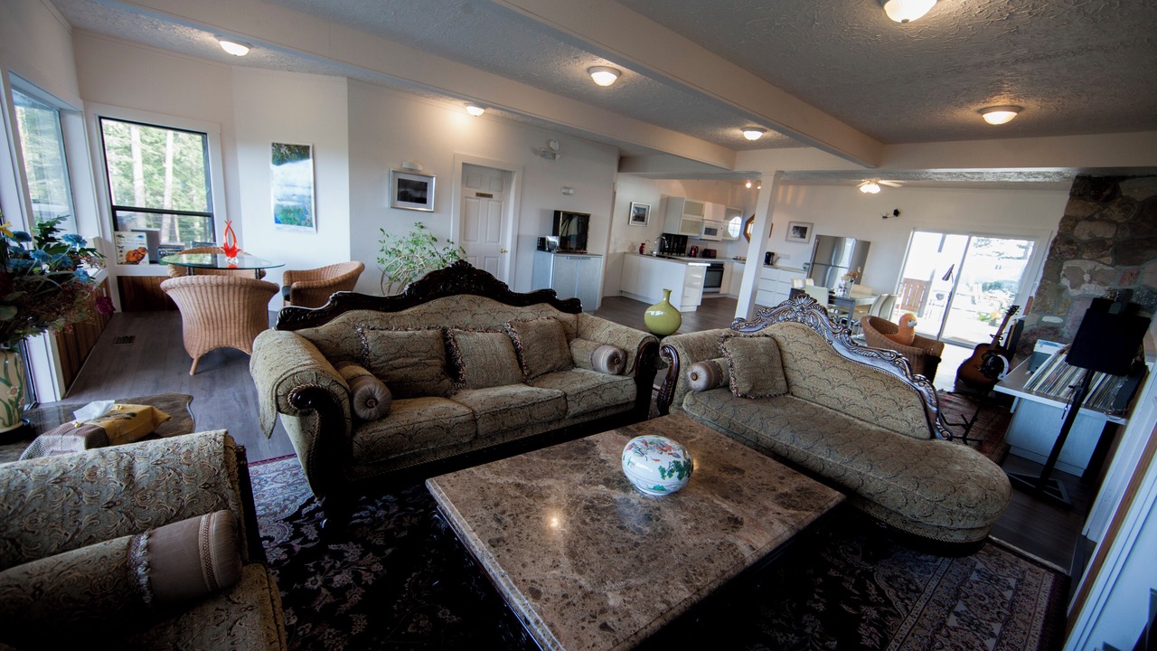 Photo of Livingroom in Pender Island