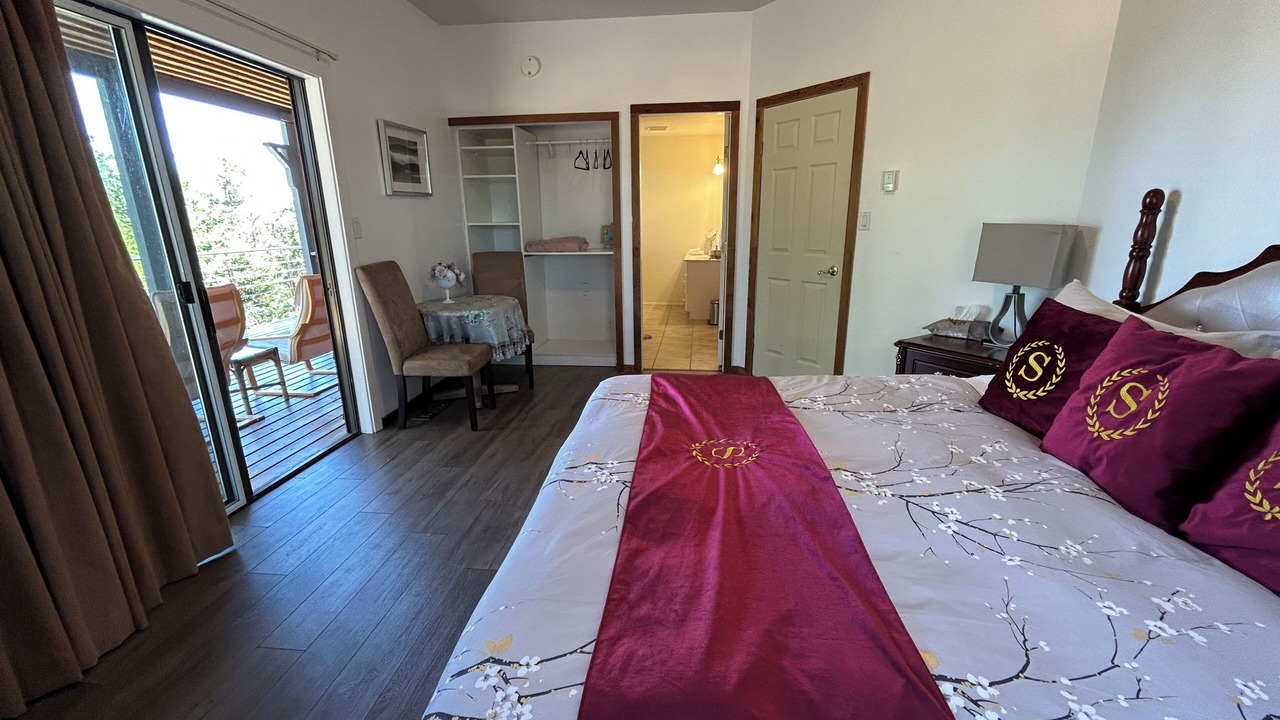 Photo of Bedroom in Pender Island