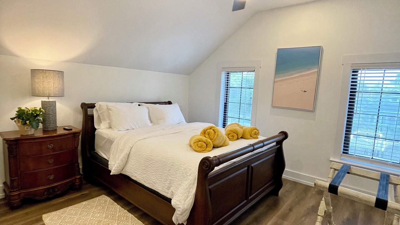 Photo of Bedroom in Crystal Beach