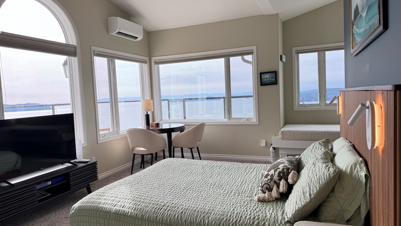 Photo of Bedroom in Pender Island