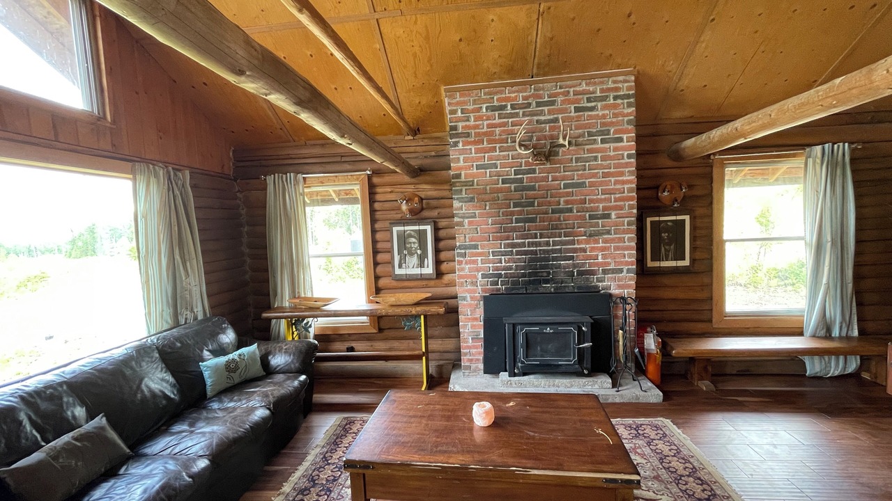 Photo of Livingroom in Fort Assiniboine