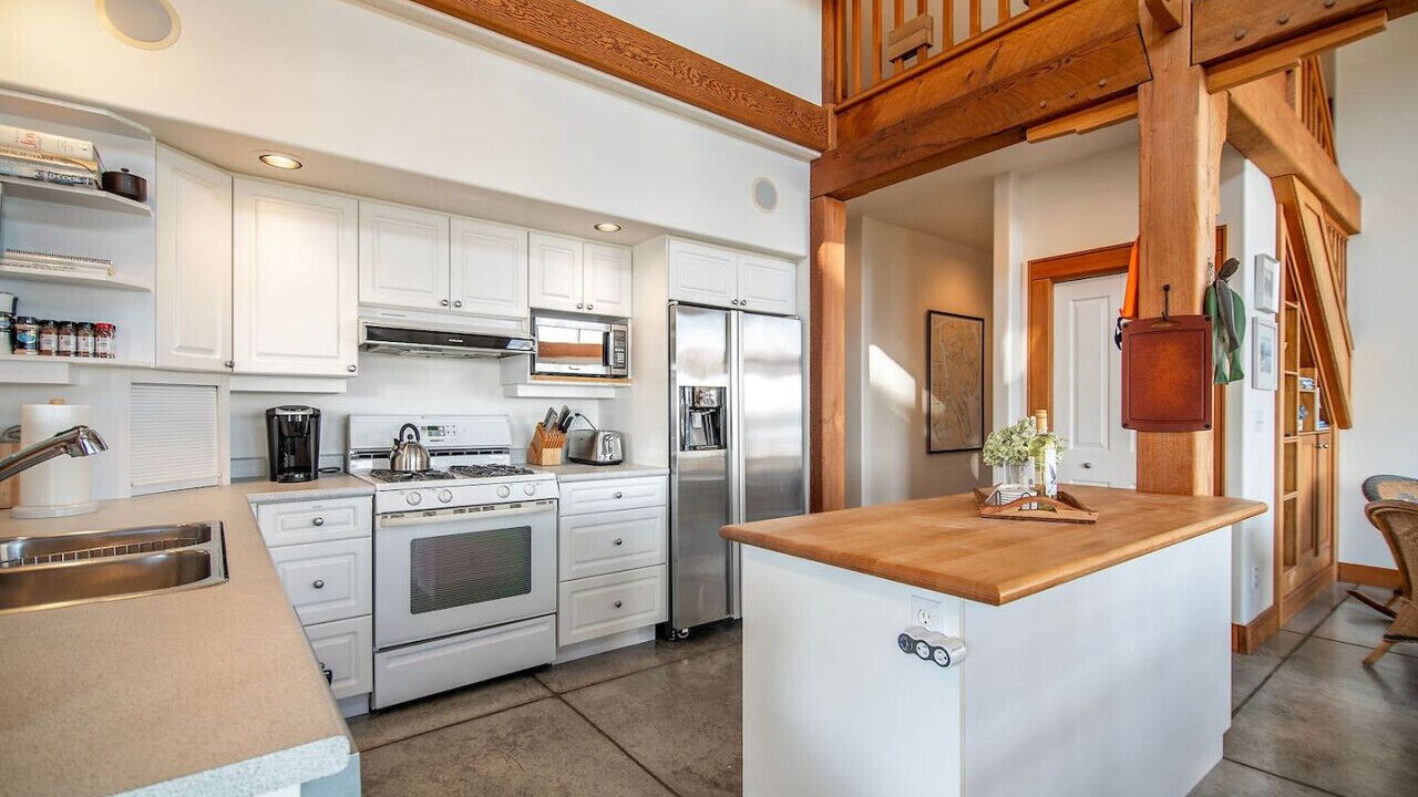 Photo of Kitchen in Campbell River