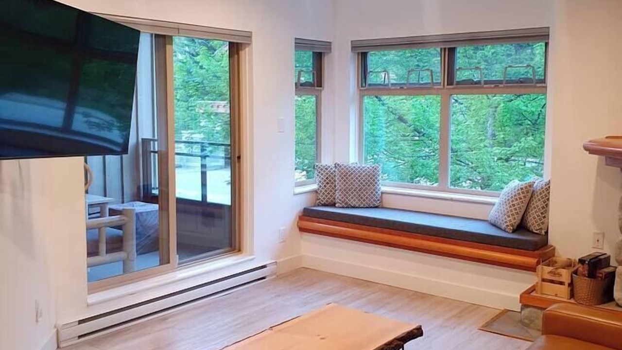 Photo of Livingroom in Whistler Creekside