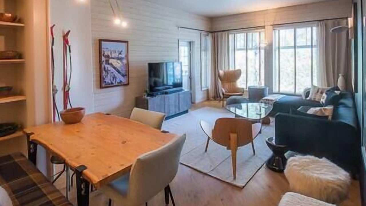 Photo of Livingroom in East Kootenay