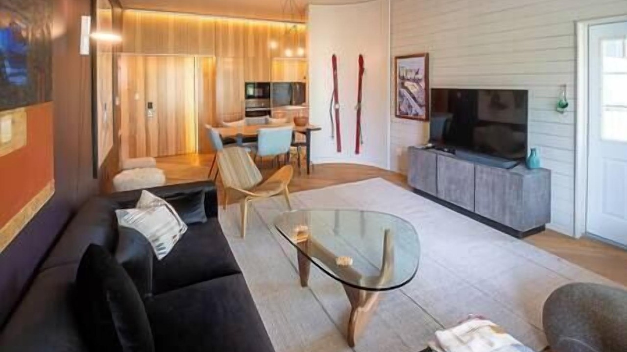 Photo of Livingroom in East Kootenay