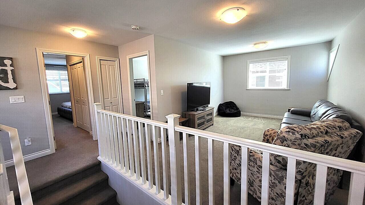 Photo of Livingroom in Okanagan-Similkameen