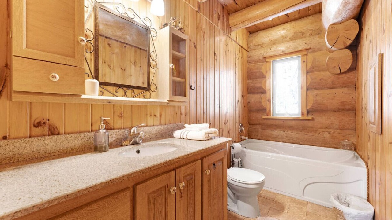 Photo of Bathroom in Val-des-Monts