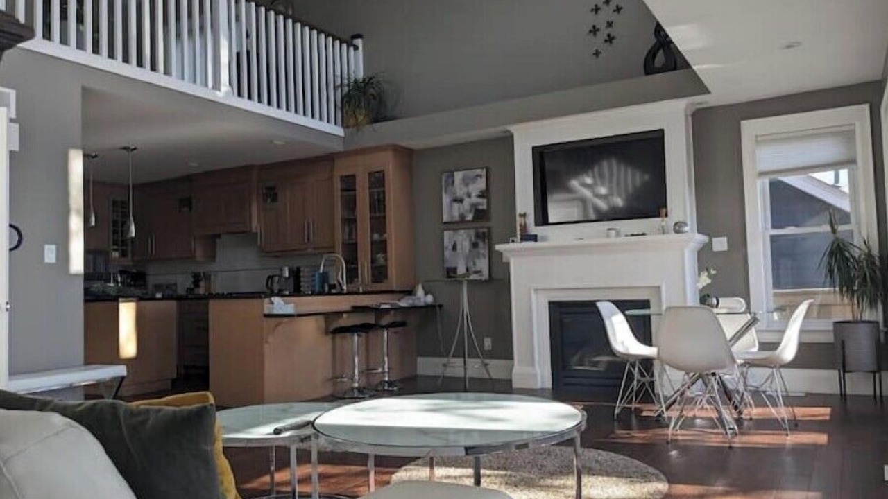 Photo of Livingroom in Town of Essex