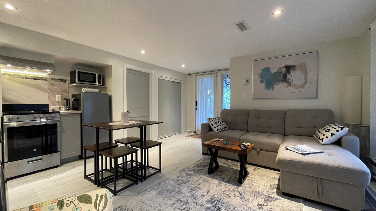 Photo of Livingroom in Shawnigan Lake