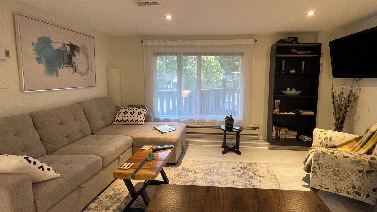 Photo of Livingroom in Shawnigan Lake