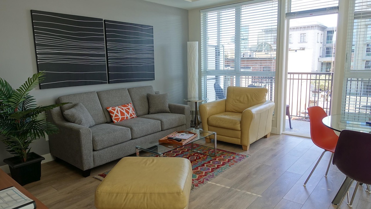 Photo of Livingroom in Downtown Victoria