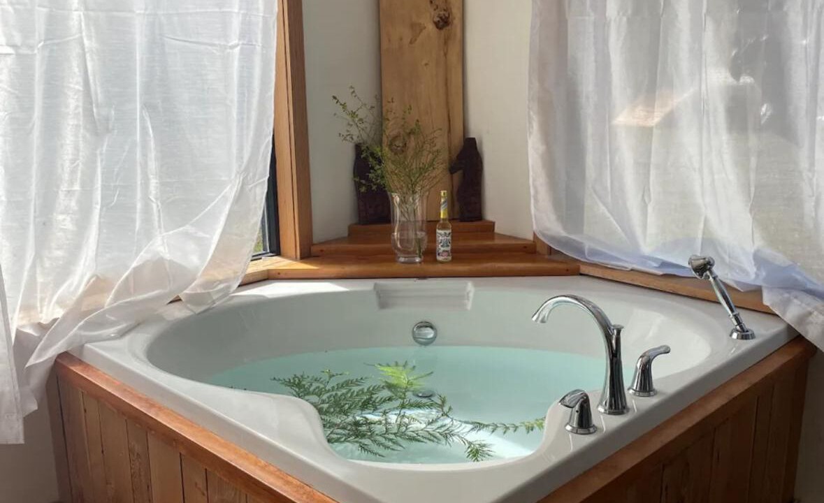 Photo of Bathroom in Mansons Landing