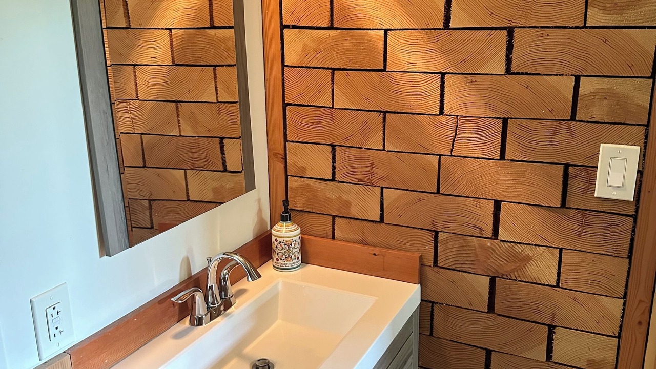 Photo of Bathroom in Mansons Landing