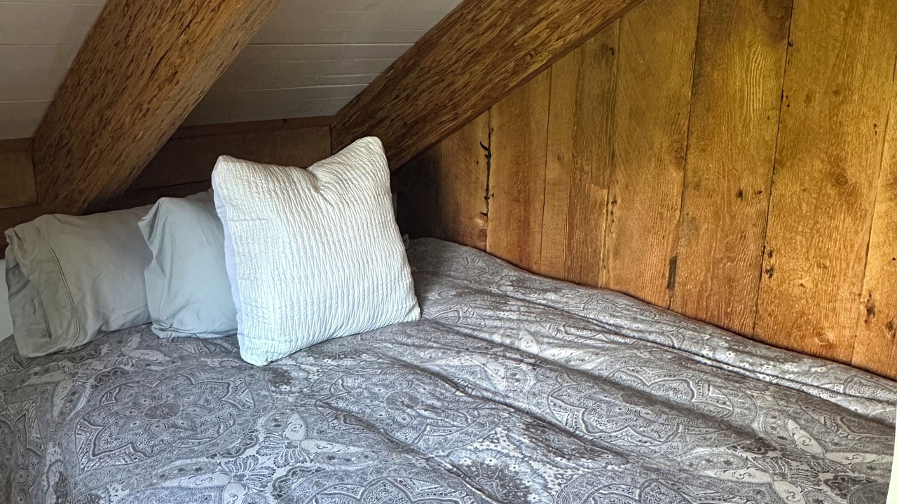 Photo of Bedroom in Mansons Landing