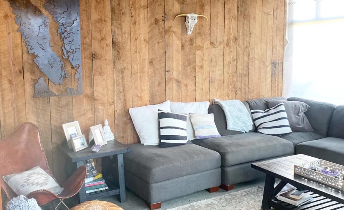 Photo of Livingroom in Mansons Landing