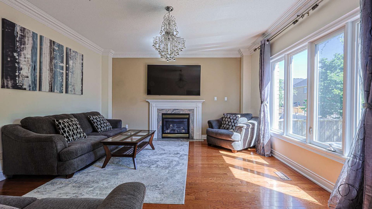 Photo of Livingroom in Richmond Hill