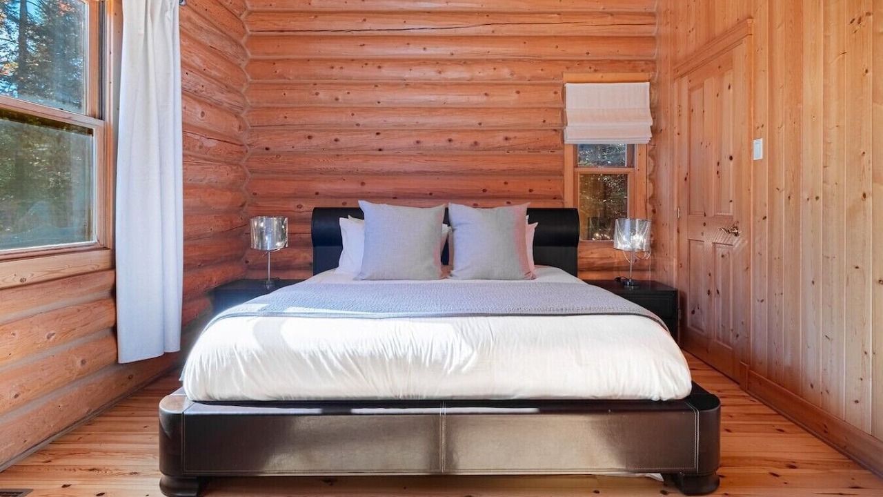 Photo of Bedroom in Fiddler Lake Resort