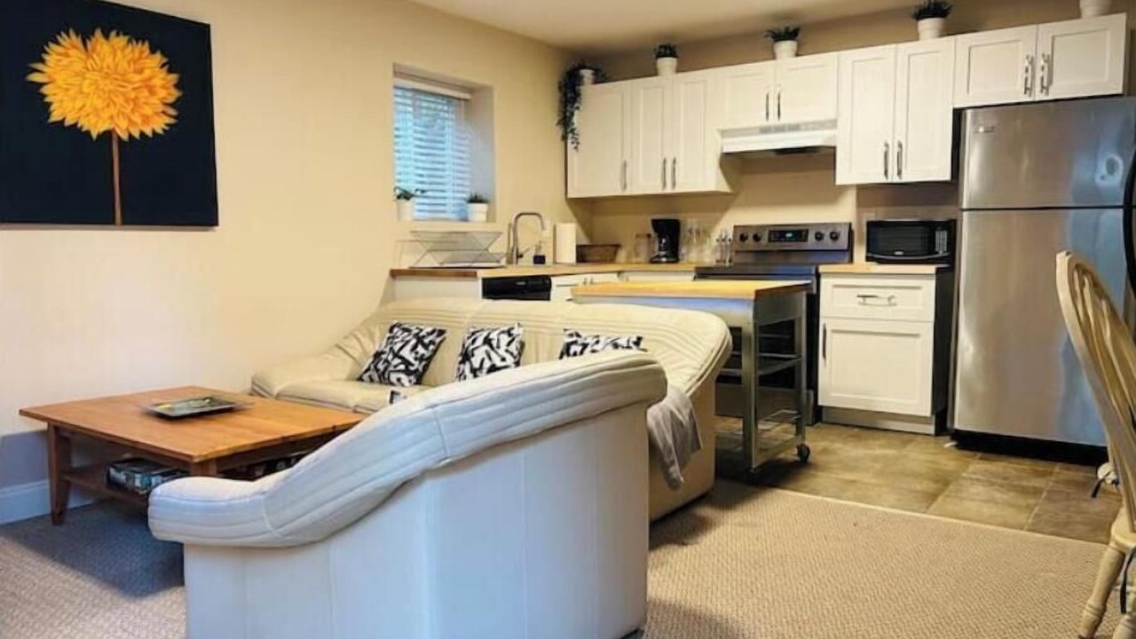 Photo of Livingroom in Langley