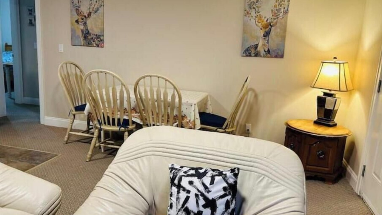 Photo of Livingroom in Langley