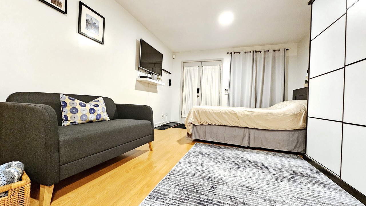 Photo of Bedroom in Downtown Eastside
